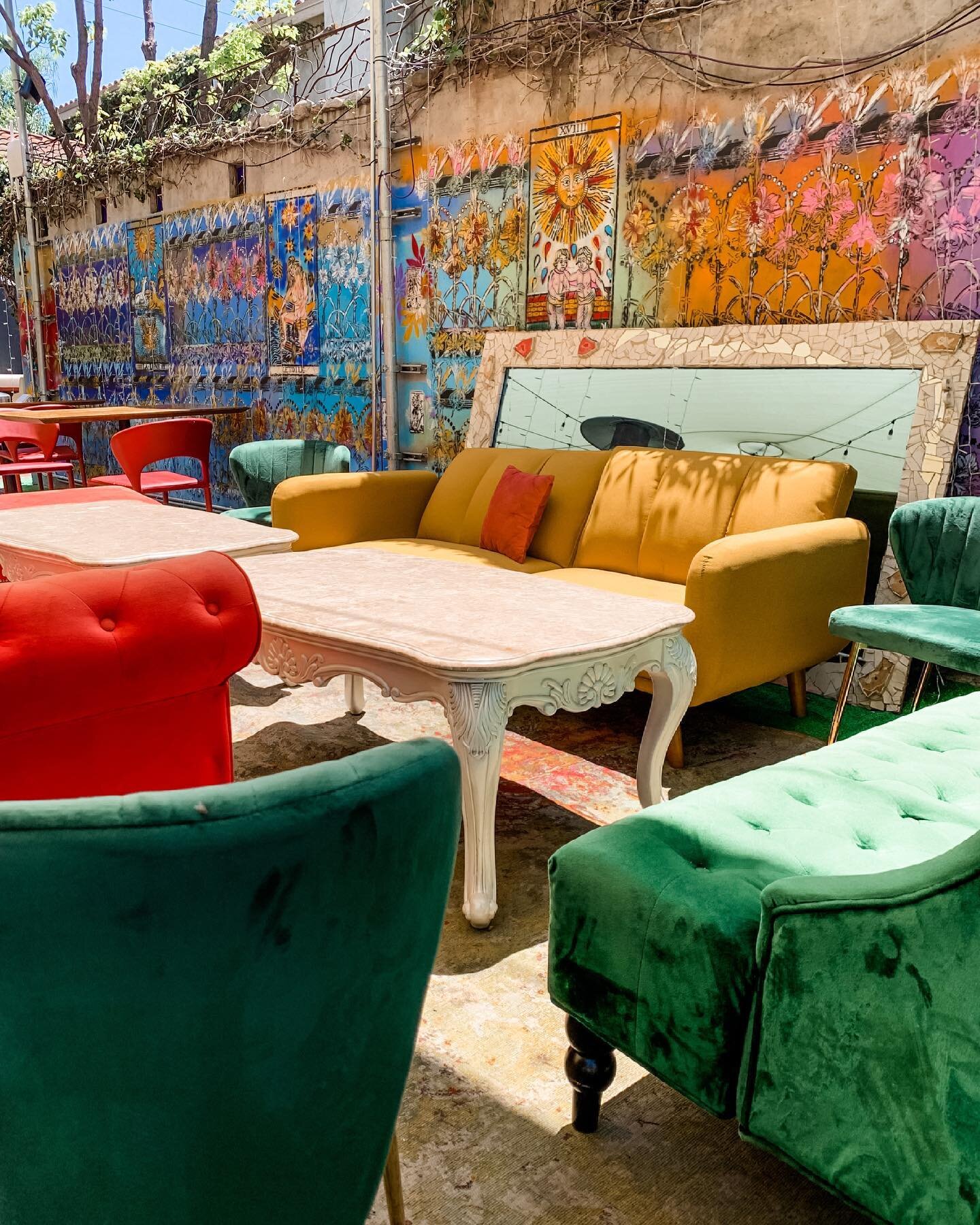 The coziest outdoor cafe 🛋 🥐 ☕️ 
The Outdoors Coffee at @labohemeweho is a spacious cafe that opened during lockdown. The decor feels as if you&rsquo;re in someone&rsquo;s living room, creating a comfy ambiance thats perfect for a workspace. Check
